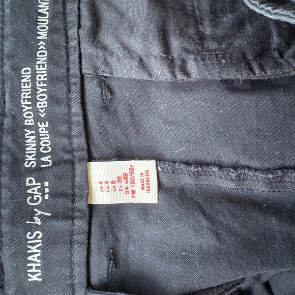 Khakis by Gap - Skinny Boyfriend Short - Picture 3 of 4